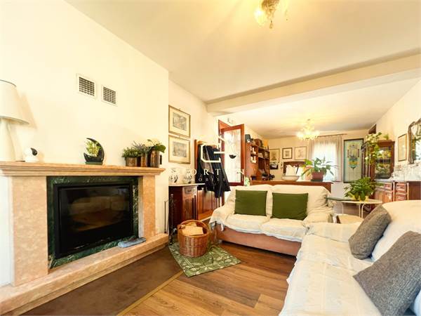 Casa singola con giardino